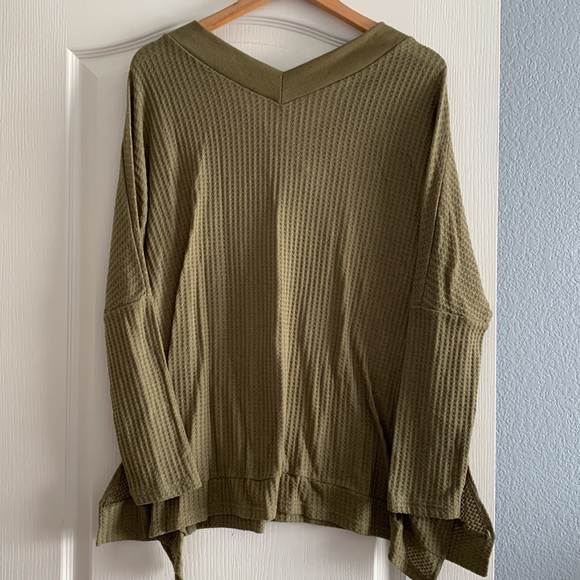 NWOT Waffle Knit High Low V-Neck Tunic M Army Green - Picture 7 of 8